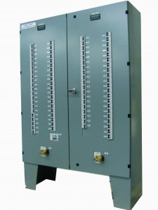 Dual dc distribution buses with kirk-key interlocked main breakers and tie breaker.